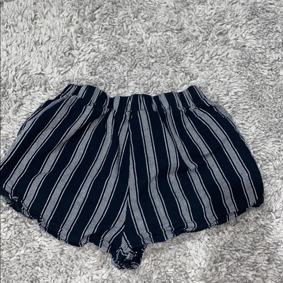 black and white striped shorts ( with pockets!! ) - Picture 3 of 3